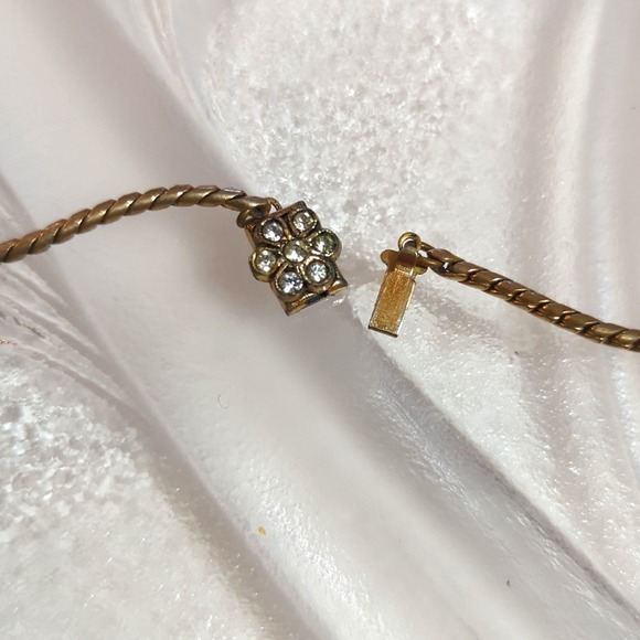 Sarah Coventry Queen Victoria Necklace and Bracelet Set - Picture 8 of 13